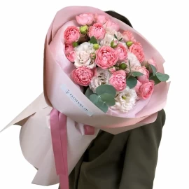 Buchet din trandafiri Femke si Eustoma