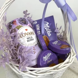 Подарочная корзина «Лиловый вечер» (Milka & Tea)