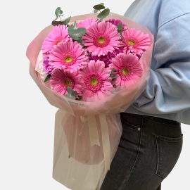 Buchet din gerbere roz