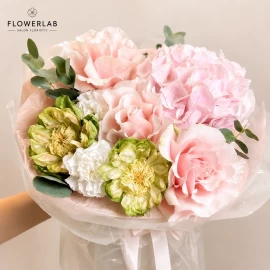 Buchet din hortensie si trandafiri veggie (on pre-order)