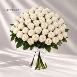 51 de trandafiri albi 50 cm (verificați disponibilitatea)