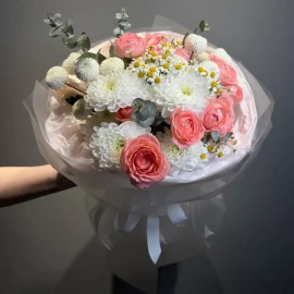 Bouquet with Chrysanthemum, Roses & Chamomile