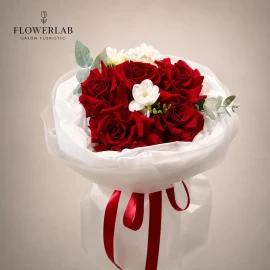 Bouquet of french roses with frezie