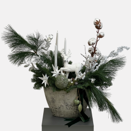 Compoziție de Anul Nou în vas de ceramică