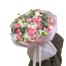 Buchet din trandafiri si eustome