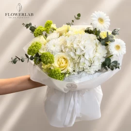 Buchet cu hortensie albă, gerbera și trandafir (la comandă)