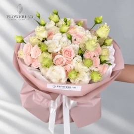 Buchet cu trandafiri de tufă și eustoma
