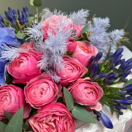 Buchet din hortensie si agapanthus