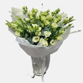 Bouquet with lisianthuses