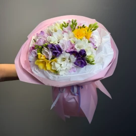 Bouquet of freesia and thlaspi (on pre-order)