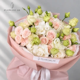 Buchet cu trandafiri de tufă și eustoma