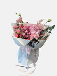 Bouquet with hydrangea and roses