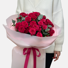 Buchet cu trandafiri crengute roz