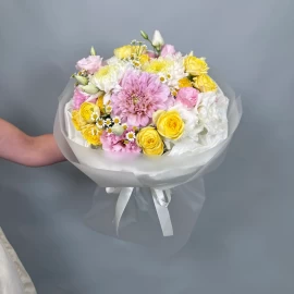 Bouquet with Dahlia, Spray Roses and Chrysanthemums (pre-order 7 days)