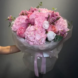 Букет из 5 гортензий, роз и орхидей (под заказ)