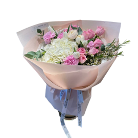 Buchet cu hortensie, lalele si trandafiri