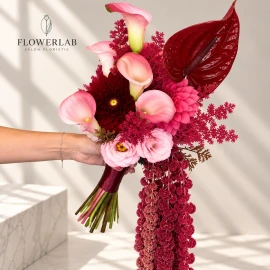 Buchet de mireasă cu anthurium, cale, dalii și astilbe (la comandă 14 zile)