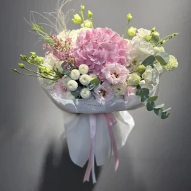 Buchet din Hortensie si eustome