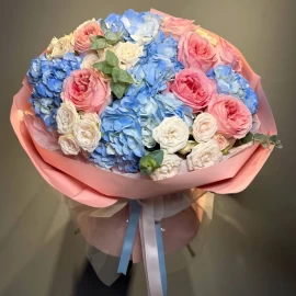 Bouquet of blue hydrangeas and spray roses (pre-order)