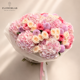 Bouquet with 7 Hydrangeas and Spray Roses (pre-order 7 days)