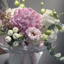 Buchet din Hortensie si eustome