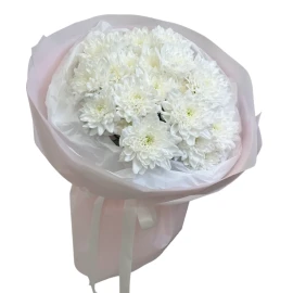Bouquet with white chrysanthemums