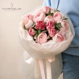 Bouquet with ranunculus and tulips (pre-order)
