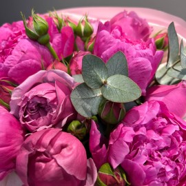 Bouquet with blushed roses and peonies