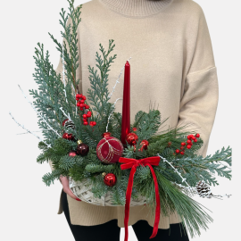 Compozitie de Craciun din brad si jucarii