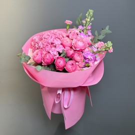 Bouquet with Hydrangea and Silvia Roses