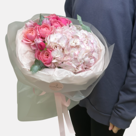 Bouquet with  pink hydrangea