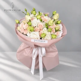 Buchet cu trandafiri de tufă și eustoma