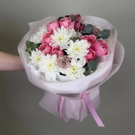 Bouquet with chrysanthemums and peony roses