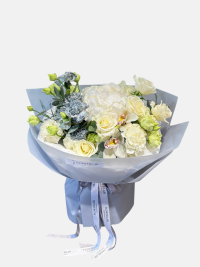 Bouquet with hydrangea and roses