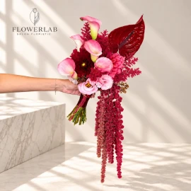 Buchet de mireasă cu anthurium, cale, dalii și astilbe (la comandă 14 zile)
