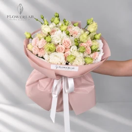Buchet cu trandafiri de tufă și eustoma