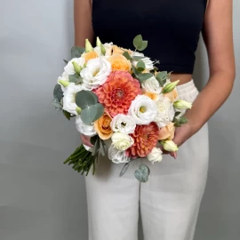 Buchet de mireasă cu trandafiri, dalii și lisianthus (la comandă 14 zile)
