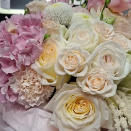Chrysanthemum Lisianthus Roses