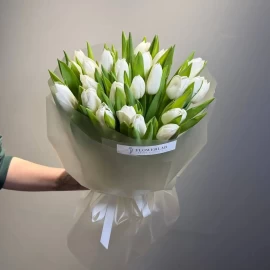 Bouquet of 25 white tulips (pre-order)