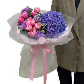 Bouquet with hydrangea and roses