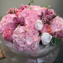 Букет из 5 гортензий, роз и орхидей (под заказ)