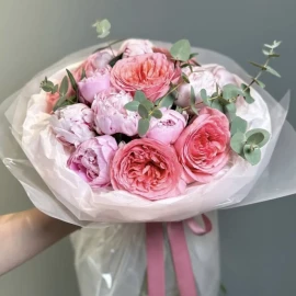 Bouquet with blushed roses and peonies