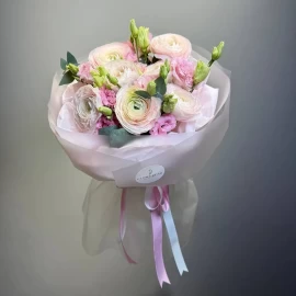Buchet din ranunculus si eustoma ( la precomanda)