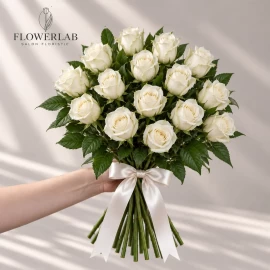 15 trandafiri albi 40 cm (verificați disponibilitatea)