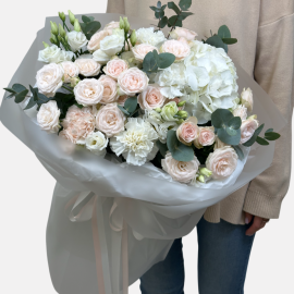 Bouquet with hydrangea and roses