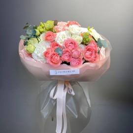 Buchet din trandafiri Femke si Eustoma