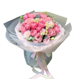 Bouquet with pink peony roses