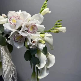 Свадебный букет с каллами и орхидеями (под заказ 14 дней)