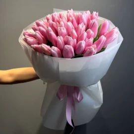 Buchet de 51 de lalele roz pal (la comandă)