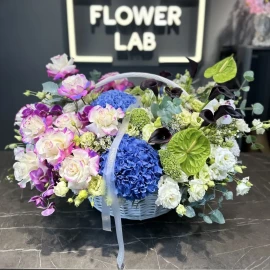 Floral arrangement with different flower types (on pre-order)